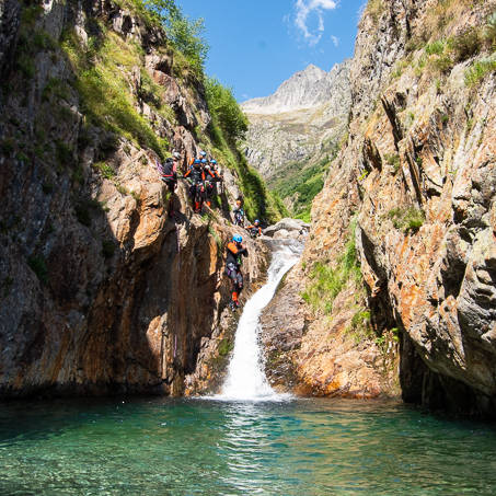 canyoning saut eau montagne plein airroche