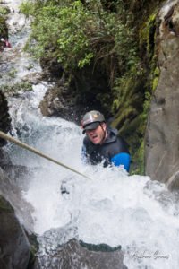 Mike barnett canyoning nouvelle zélande cascade