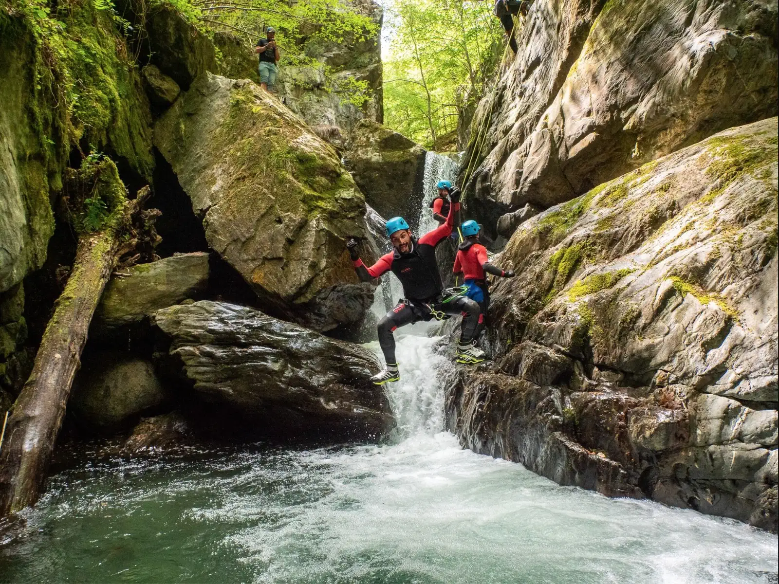 Canyon de Marc, initiation au canyoning et découverte ludique aventureuse en Ariège