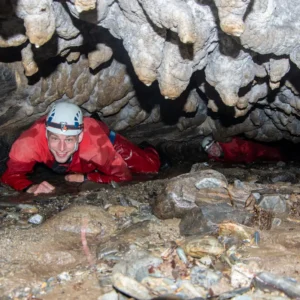 Canyon souterrain, spéléologie aventure en Ariège, traversée du Vicdessos