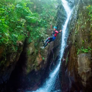 Aventure canyoning sportive en Ariège, combo canyon Supramax