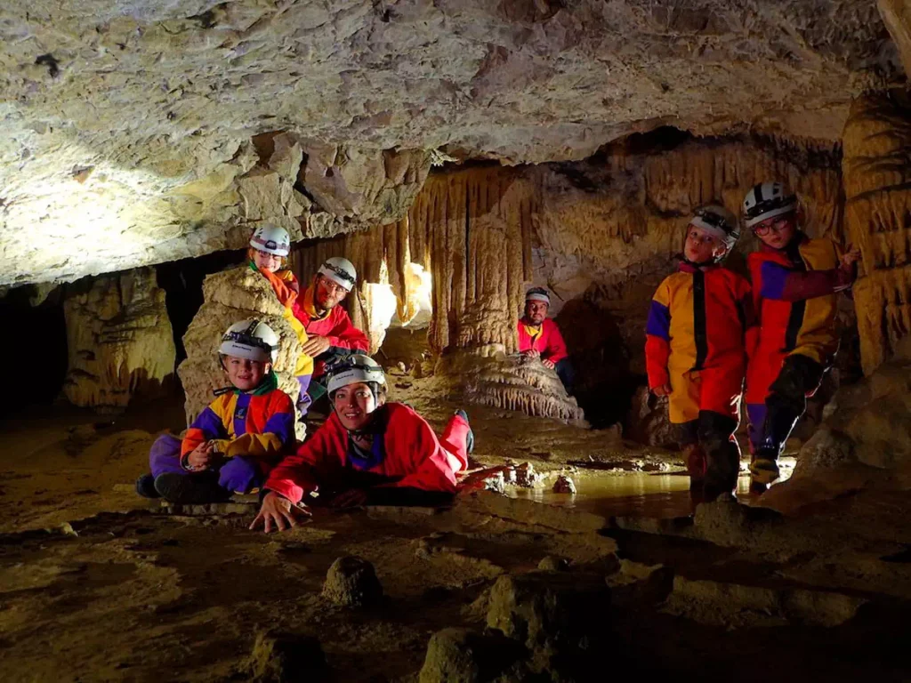 Grotte de Siech, initiation à la spéléologie en famille en Ariège