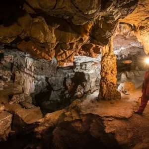 Sorties spéléo pour tous en Ariège, guidage professionnel tous niveaux