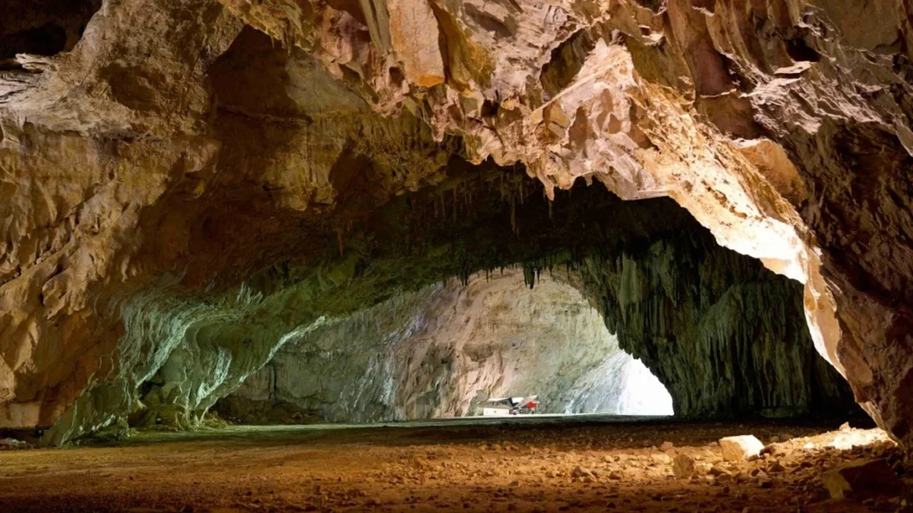 entrée grotte bédeilhac