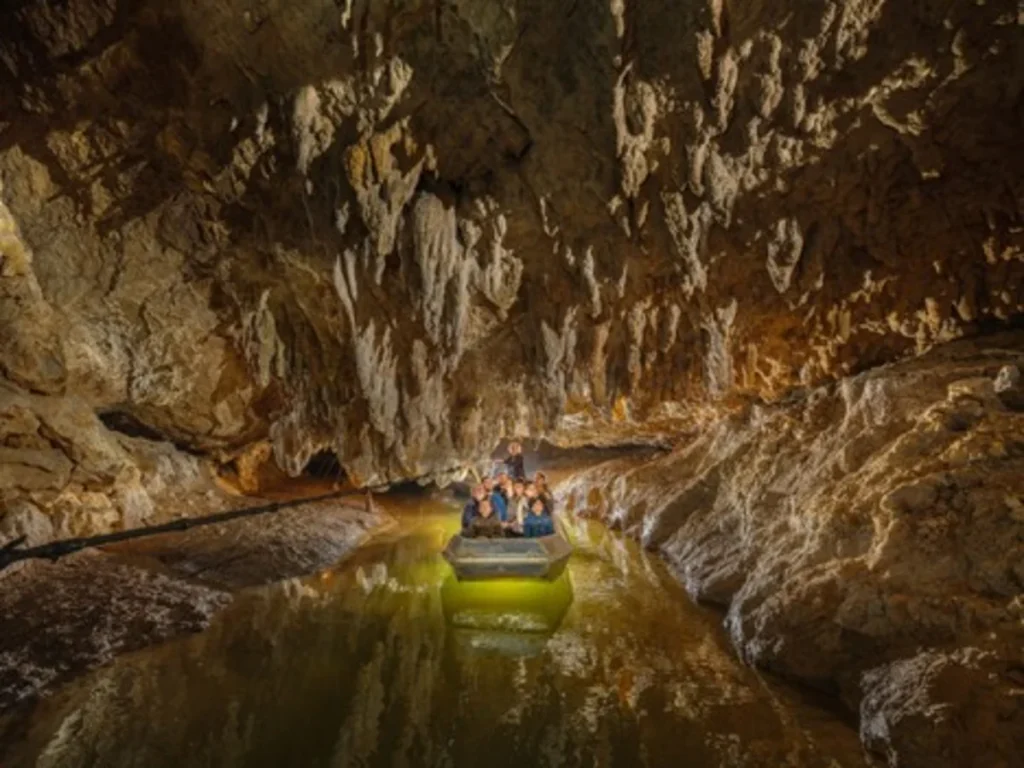 barque rivière souterraine Labouiche