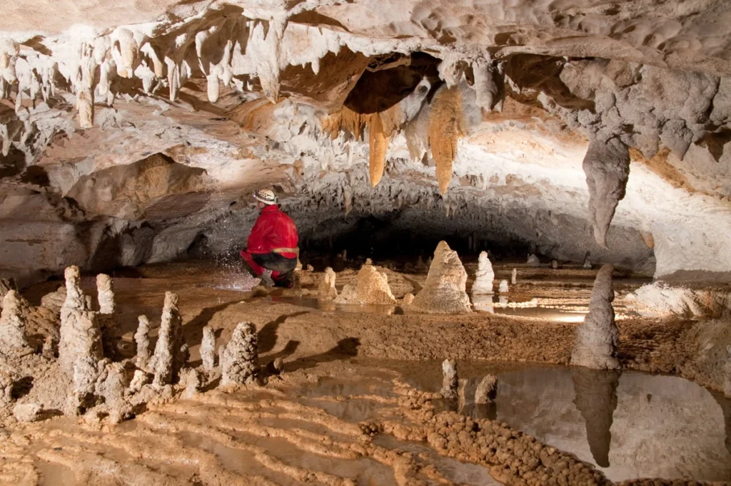 grotte de sakany