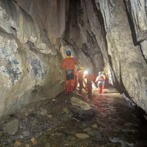 Aventure spéléo dans la rivière souterraine du Vicdessos